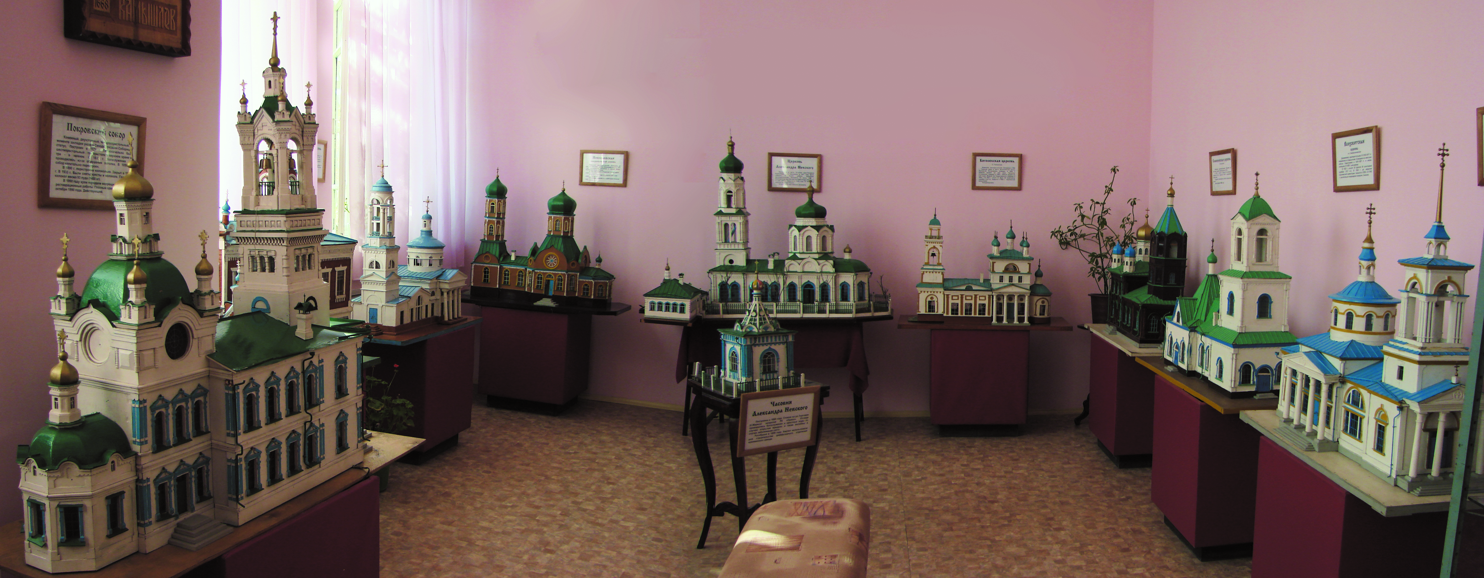 Макеты старинных храмов Камышловского уезда