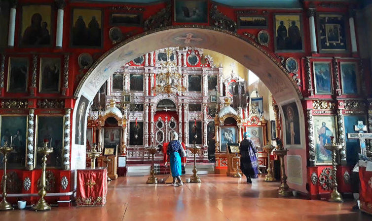 Интерьер Георгиевского храма в селе Слобода