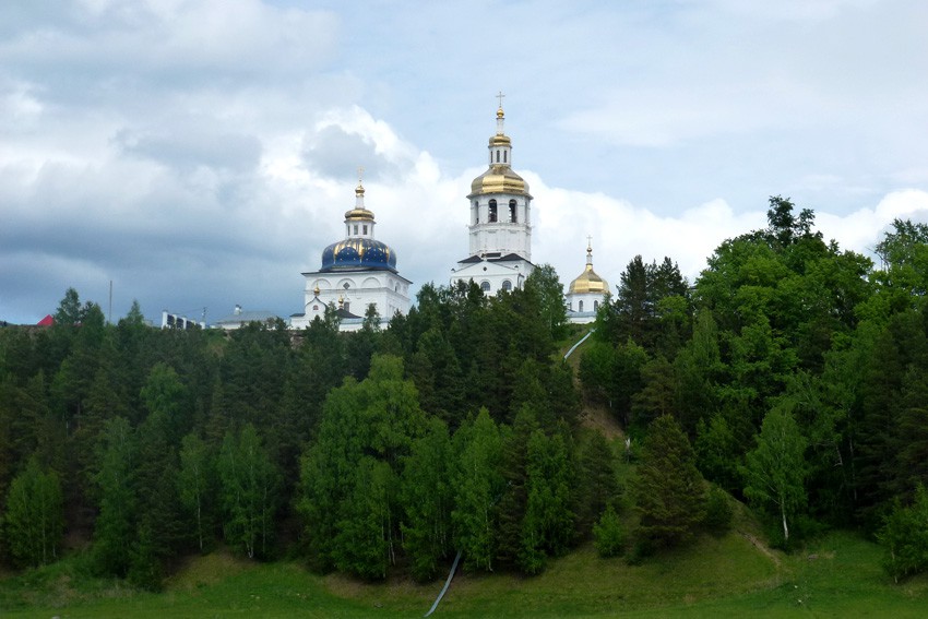 Монастырские купола