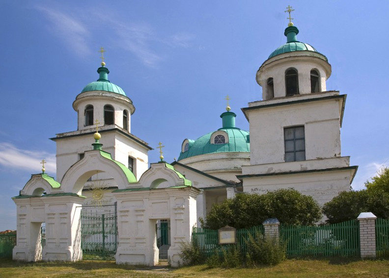 Крестовоздвиженский храм в Звериноголовском