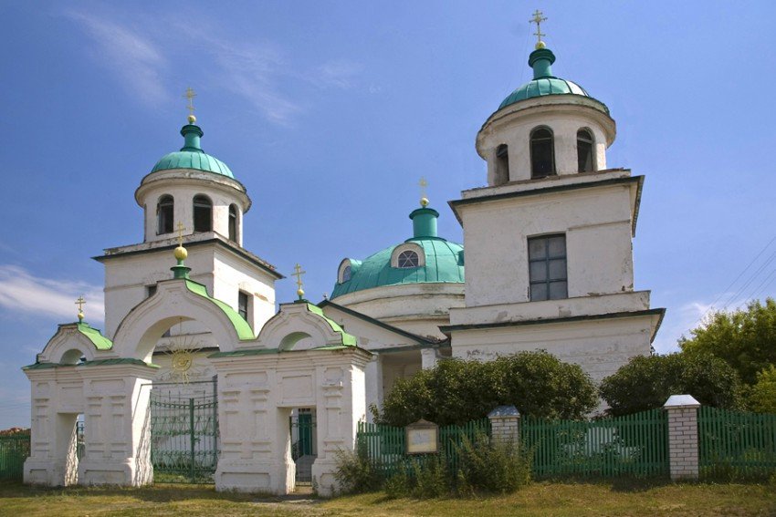 Крестовоздвиженский храм в Звериноголовской