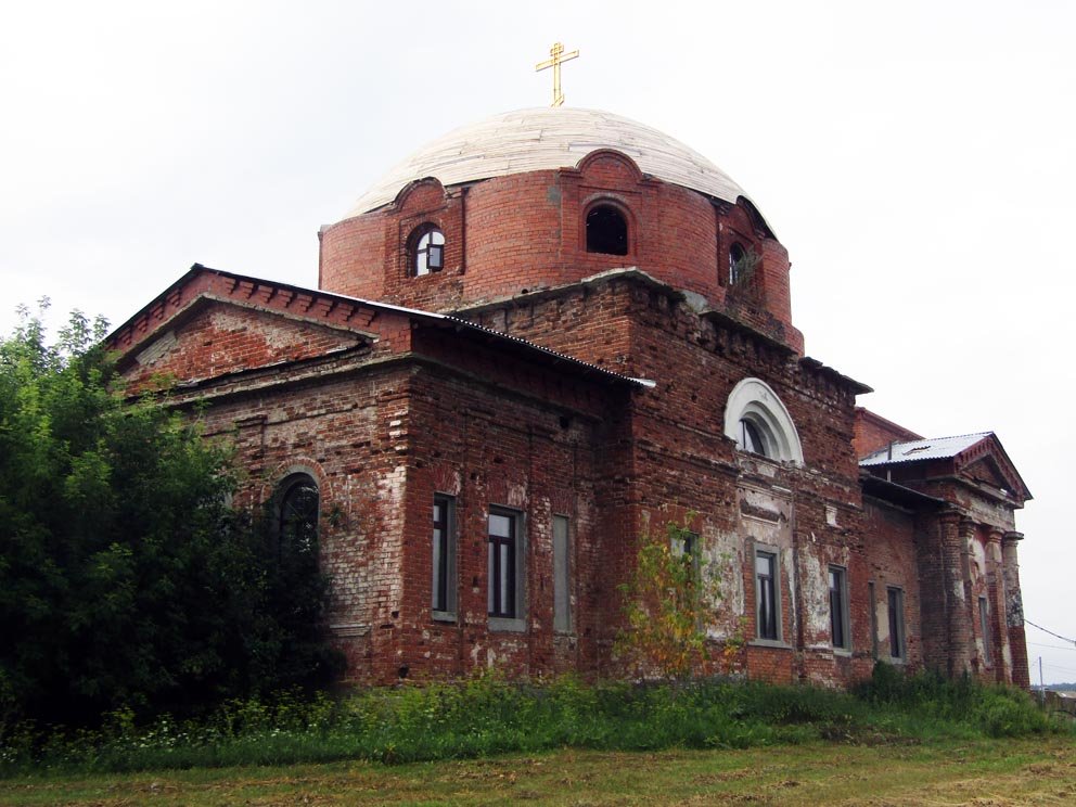 Село Захаровское: храм Троицы Живоначальной