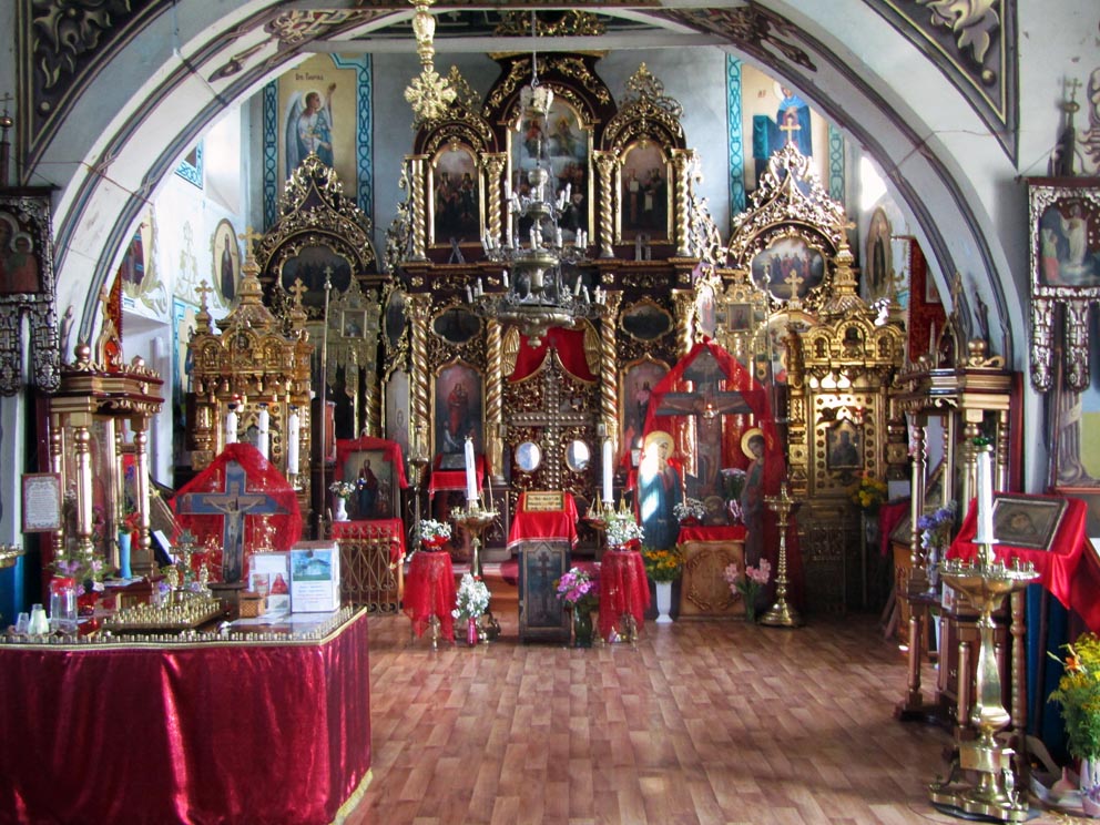Интерьер храма Параскевы Пятницы в Савино