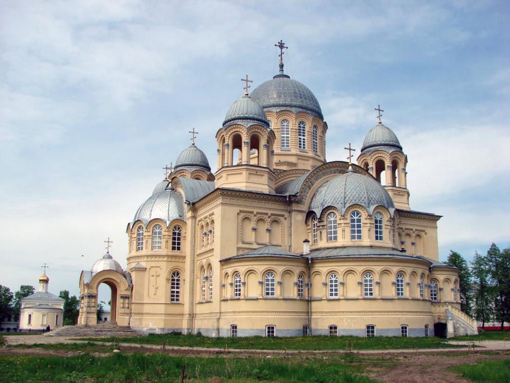 Крестовоздвиженский собор Николаевского мужского монастыря