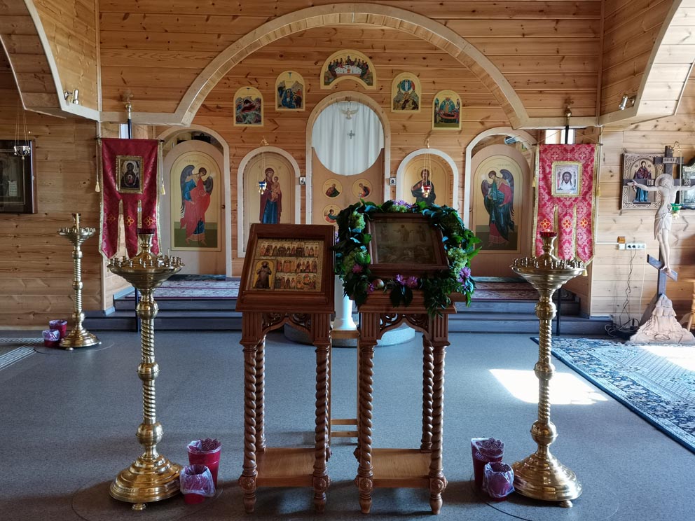 Иконостас храма Иверской иконы Божией Матери