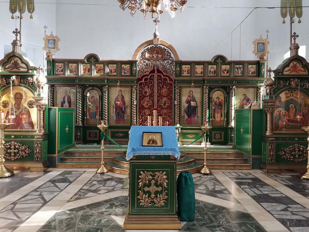 Иконостас Успенского храма в Березовском