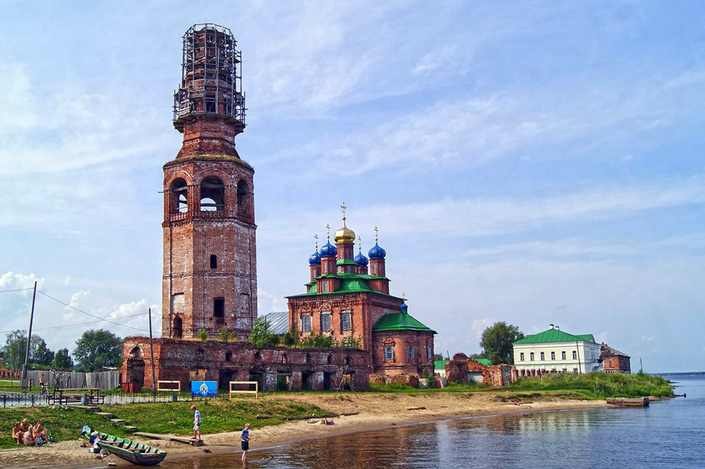 Часть архитектурного комплекса в Усолье