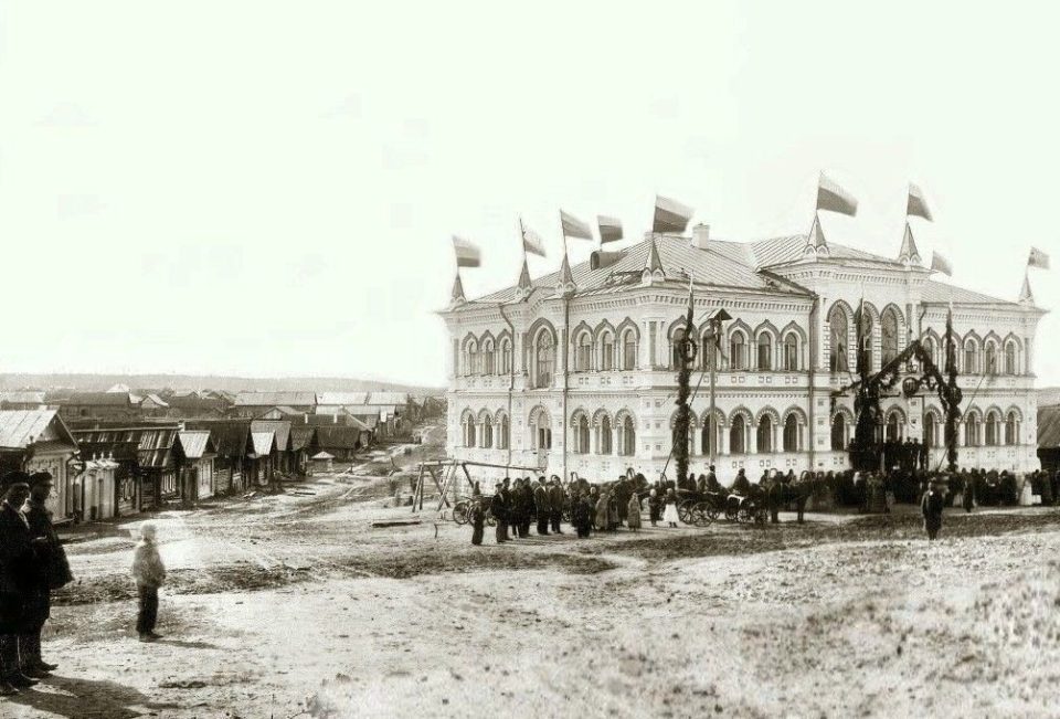 Экскурсия по Режу: история и достопримечательности города. Торжественное открытие двухклассного училища (ныне Режевская школа № 1)