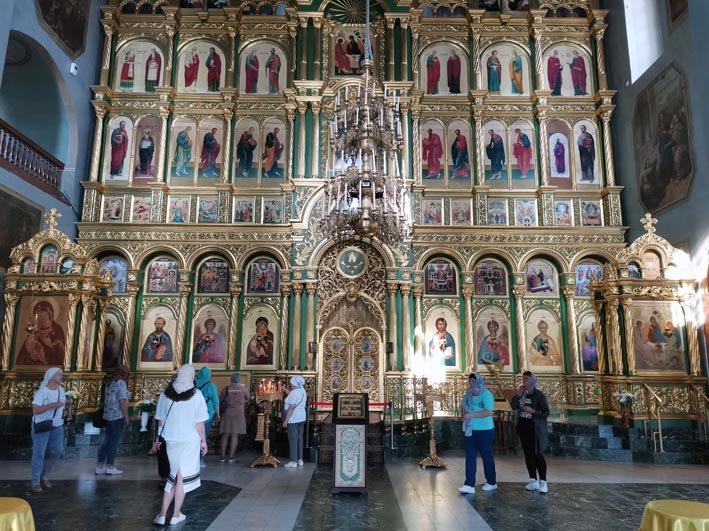 Иконостас в главном храме Свято-Троицкого собора